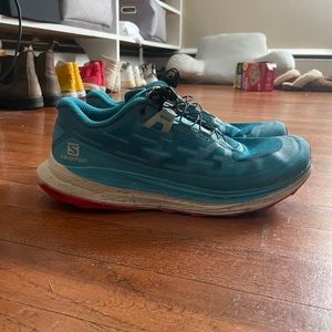 Salomon Ultra Glide sz 8